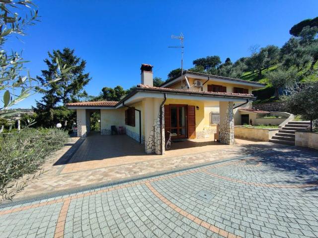 Villa in vendita a Albano Laziale RM