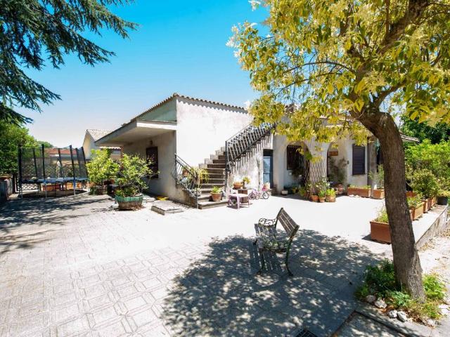 Villa in vendita a Albano Laziale RM