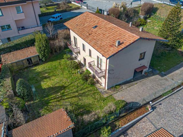 Villa in vendita a Albese con Cassano CO