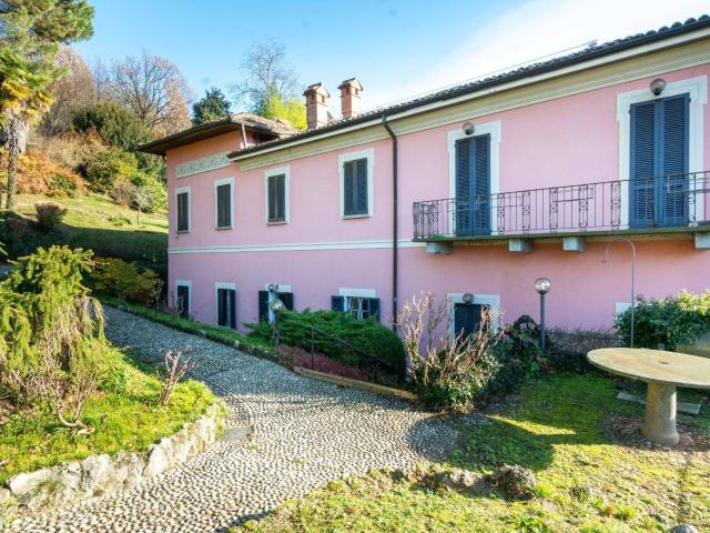 Villa in vendita a Albese con Cassano 761m² Albese con Cassano