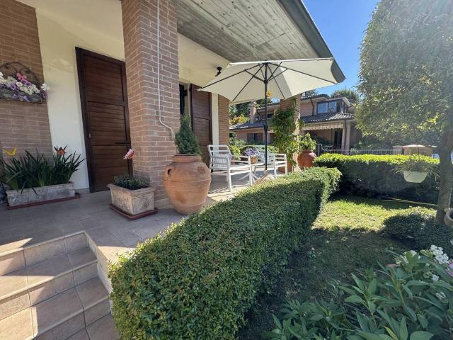 Villa in vendita a Albinea RE