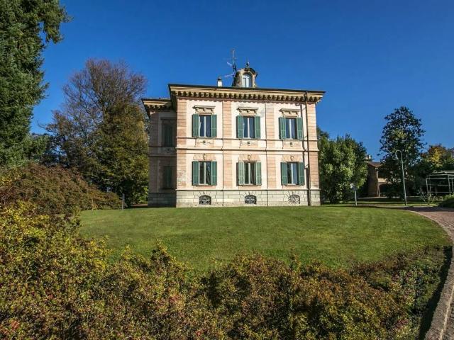 Villa in vendita a Albiolo CO