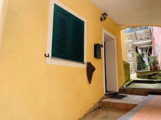 Casa indipendente in vendita a Albisola Superiore SV