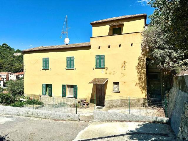 Villa in vendita a Albisola Superiore SV