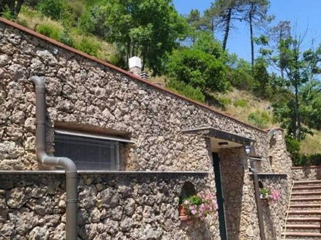 Villa in vendita a Albisola Superiore SV