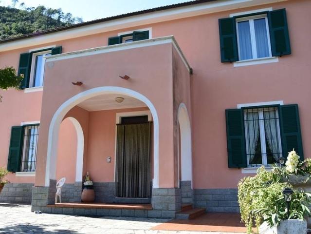 Villa in vendita a Albisola Superiore SV