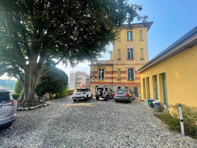 Villa in vendita a Albizzate VA