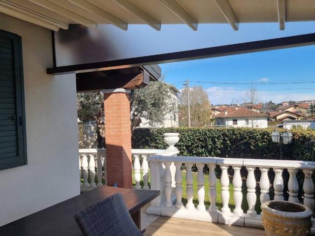 Villa in vendita a Albizzate VA