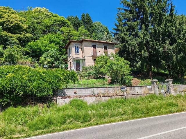 Villa in vendita a Albizzate VA