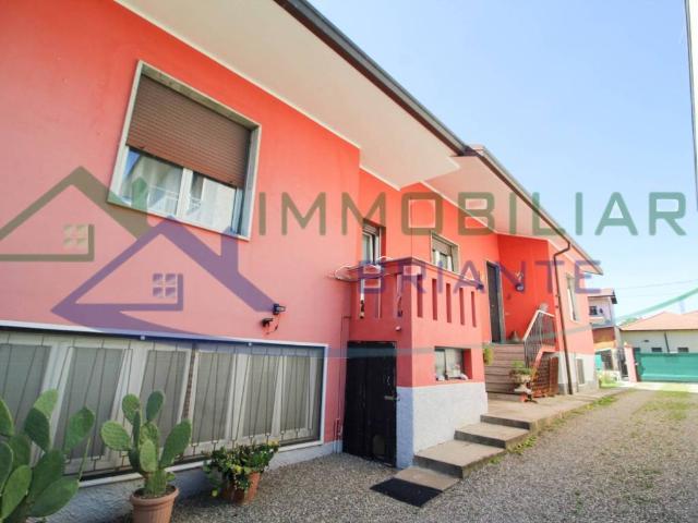 Villa in vendita a Albizzate VA