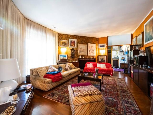 Villa in vendita a Albizzate