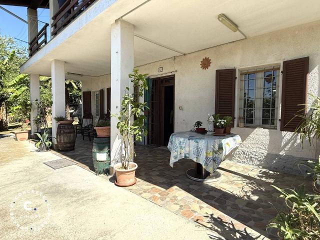 Villa in vendita a Albugnano AT