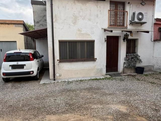 Villa in vendita a Albuzzano PV