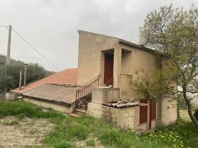 Villa in vendita a Alessandria della Rocca AG