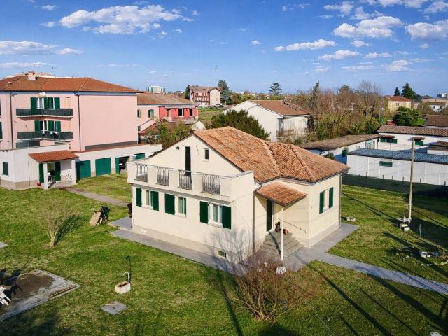 Villa in vendita a Alessandria, Spinetta Marengo