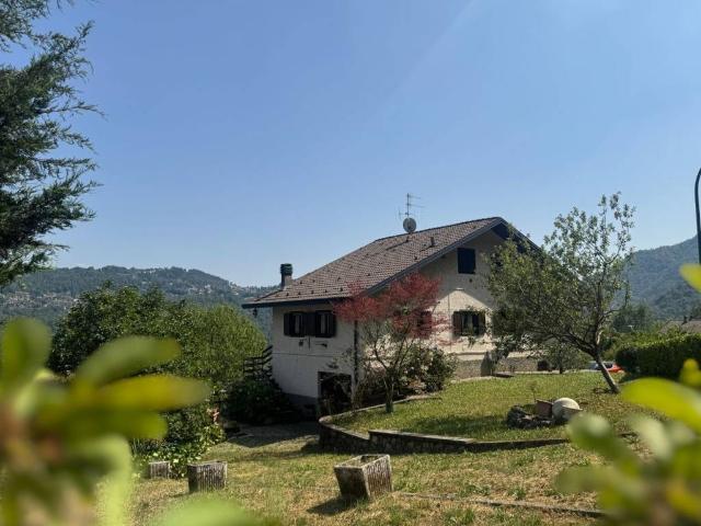 Villa in vendita a Algua BG