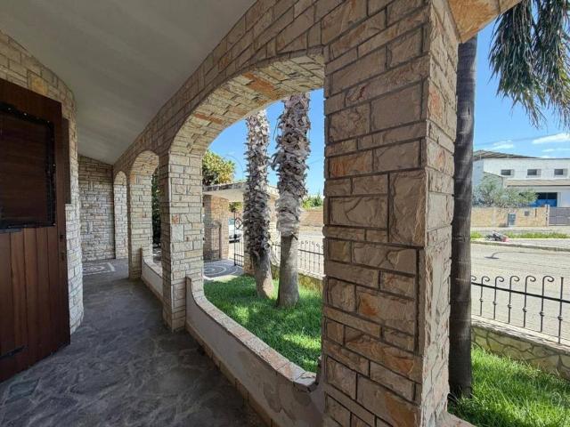 Villa in vendita a Alliste LE