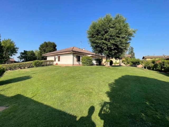 Villa in vendita a Alluvioni Piovera AL