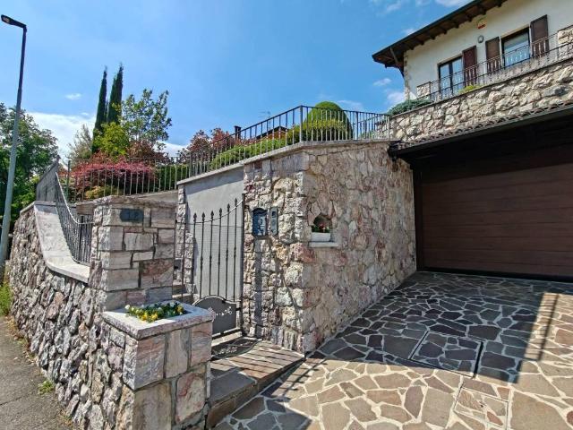 Villa in vendita a Almenno San Bartolomeo BG