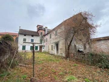 Villa in vendita a Alpago BL