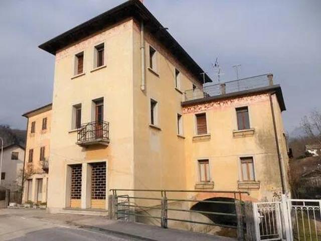 Villa in vendita a Alpago BL