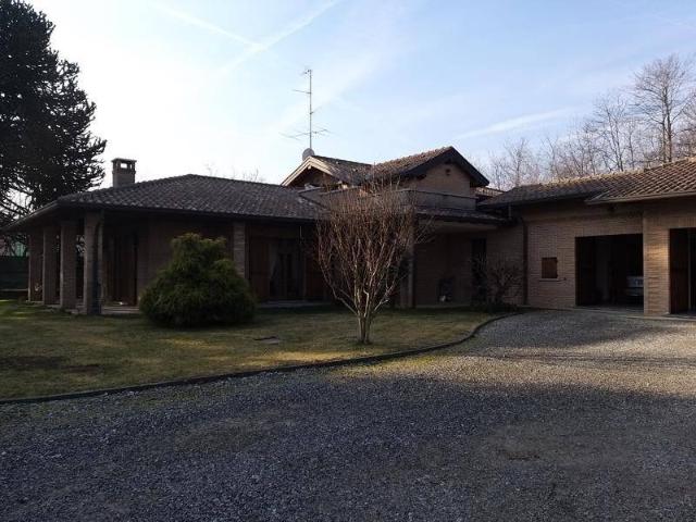 Villa in vendita a Appiano Gentile CO