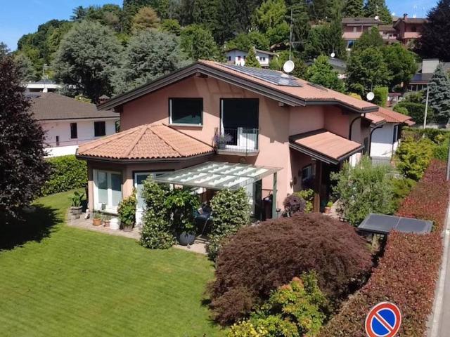 Villa in vendita a Appiano Gentile CO