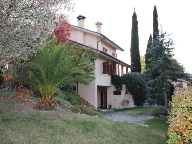 Villa in vendita a Appignano del Tronto