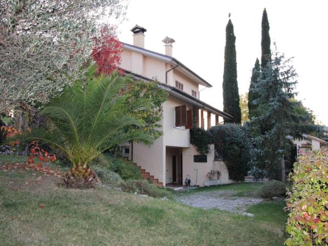 Villa in vendita a Appignano del Tronto AP