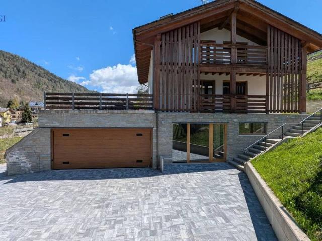 Villa in vendita a Aprica SO