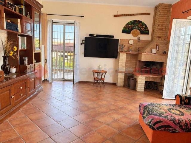 Villa in vendita a Aprilia LT