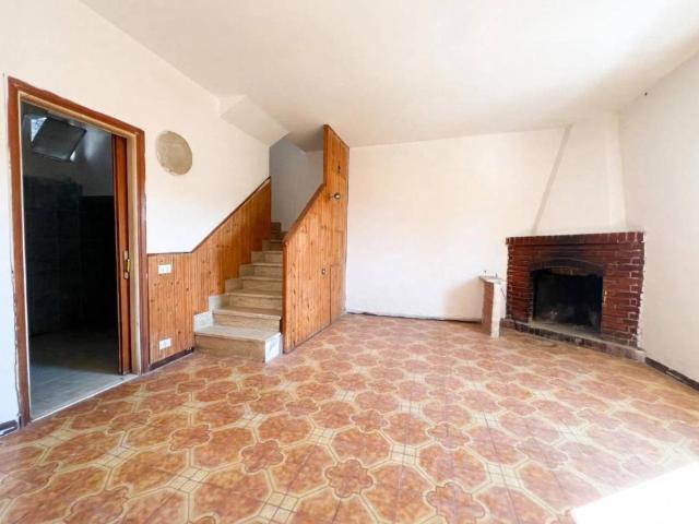 Villa in vendita a Aprilia LT