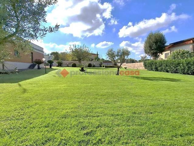 Villa in vendita a Aprilia LT