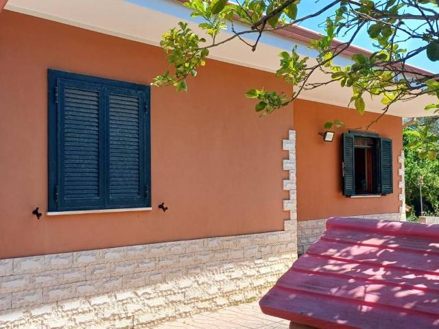 Villa in vendita a Aprilia LT