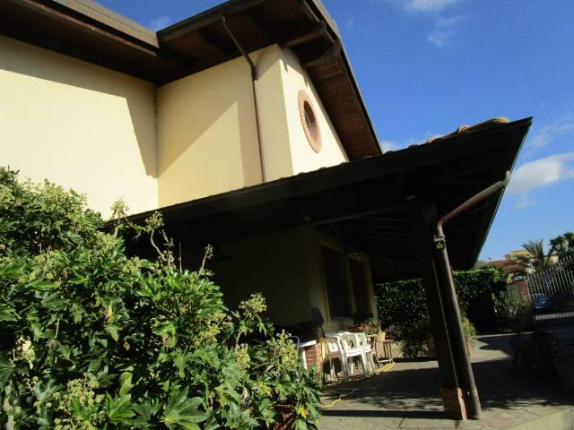 Villa in vendita a Aprilia LT