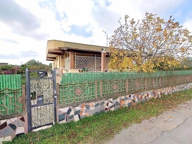 Villa in vendita a Aprilia LT