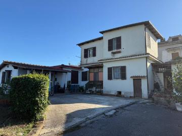 Villa in vendita a Aprilia LT