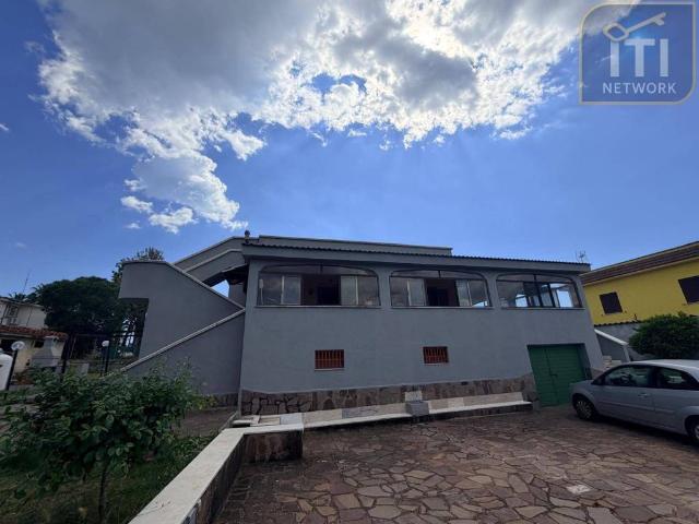Villa in vendita a Aprilia LT
