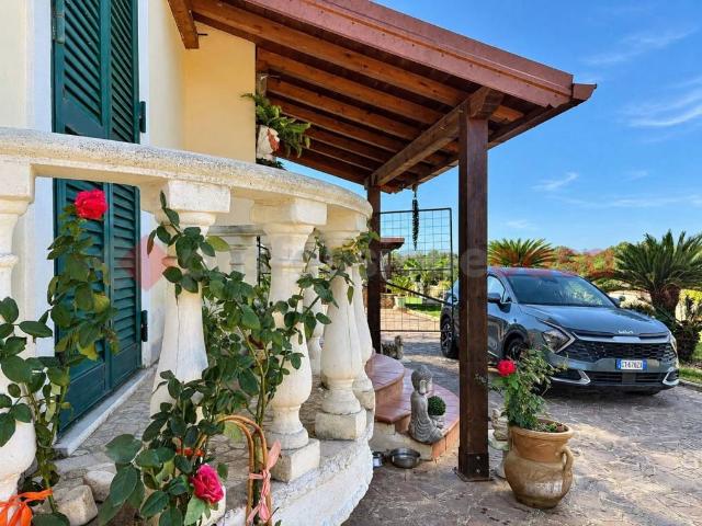 Villa in vendita a Aprilia LT