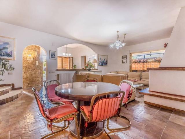 Villa in vendita a Aprilia LT