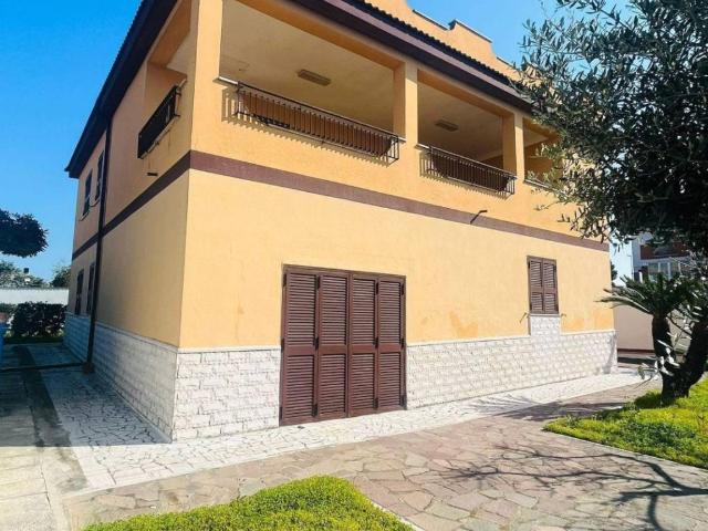Villa in vendita a Aprilia LT