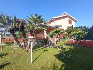 Villa in vendita a Aprilia LT