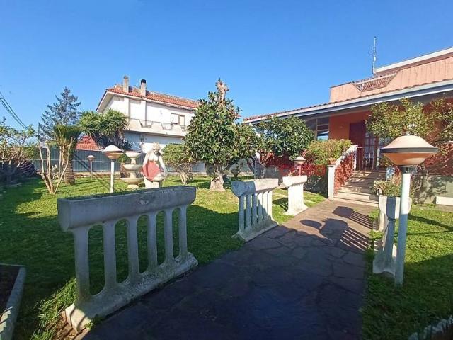 Villa in vendita a Aprilia LT