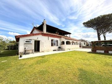 Villa in vendita a Aprilia LT