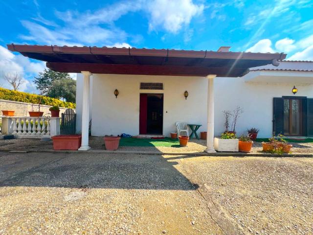Villa in vendita a Aprilia LT