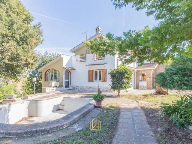 Villa in vendita a Aprilia LT