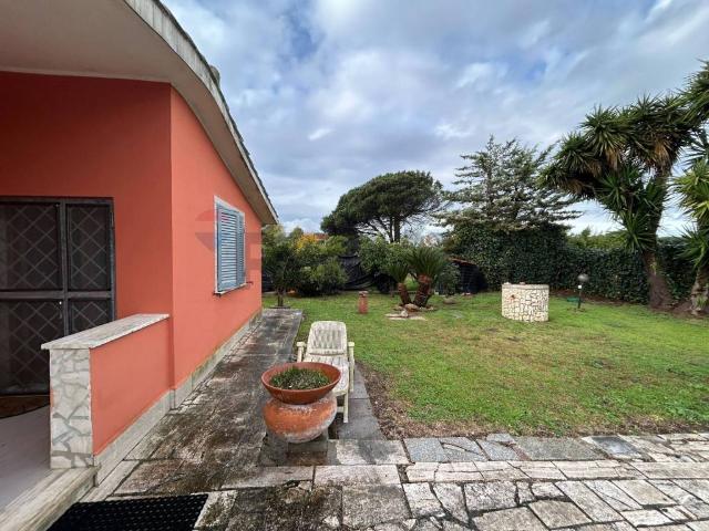 Villa in vendita a Aprilia LT