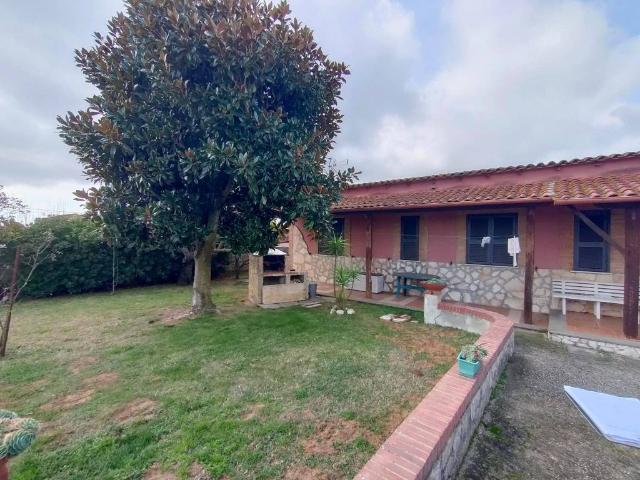 Villa in vendita a Aprilia LT
