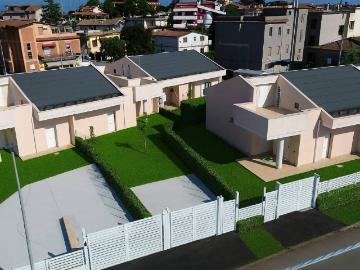 Villa in vendita a Aprilia LT