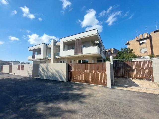 Villa in vendita a Aprilia LT